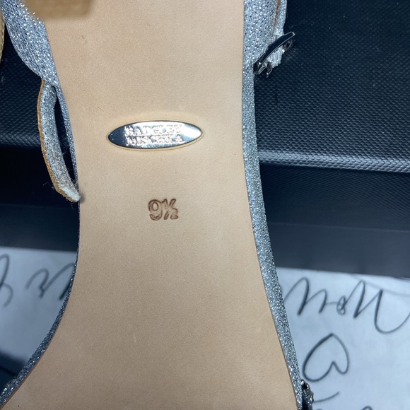 BADGLEY MISCHIA size 9.5 silver sandal. New!! Special occasion. - Picture 4 of 12